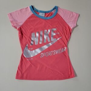 Nike Women's Short Sleeve Tshirt